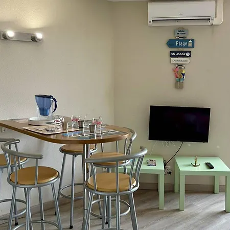 Duplex T3 Avec Piscine, Terrasse Et Parking Proche - - Fr-1-529-96 *